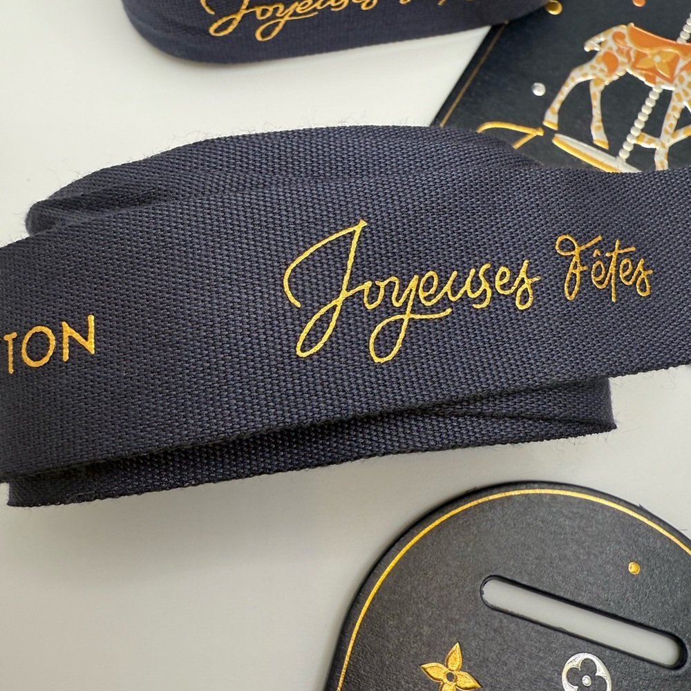 New! Louis Vuitton limited edition holiday LV tag and ribbon - Picture 5 of 6